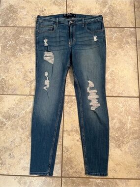NWOT Hollister Women's Distressed Skinny Jeans 15R